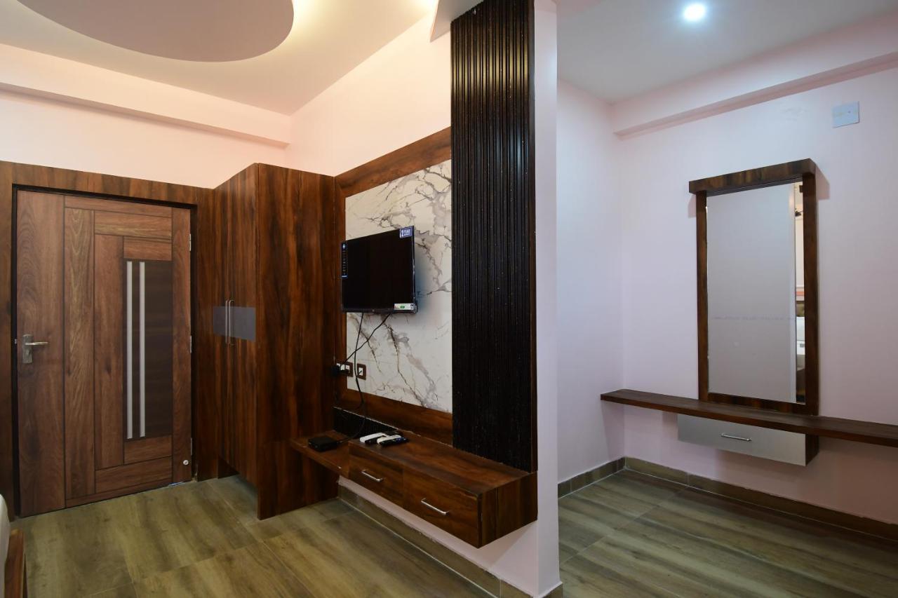 Hotel Sushree International Bhubaneswar Esterno foto