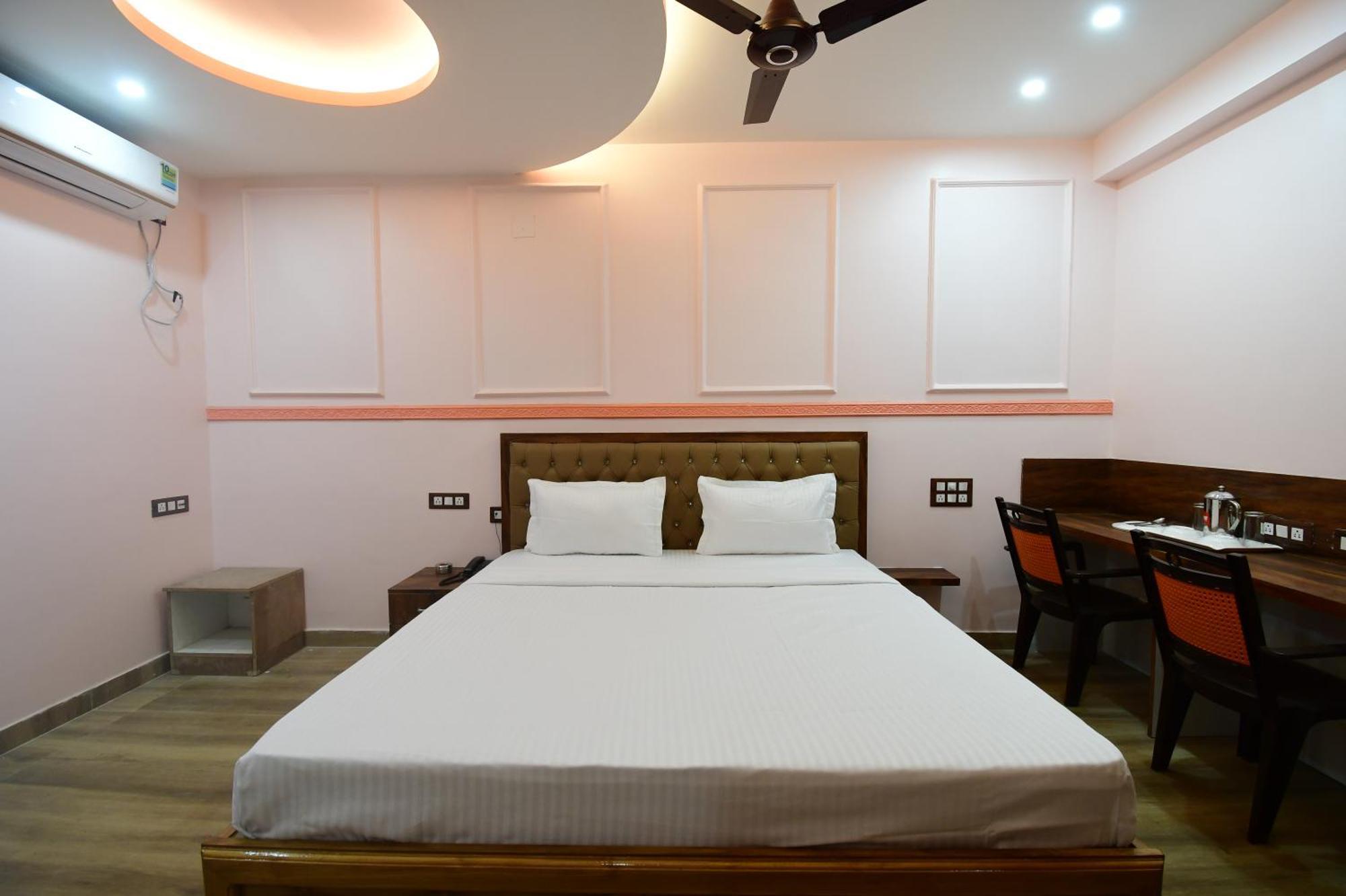 Hotel Sushree International Bhubaneswar Esterno foto